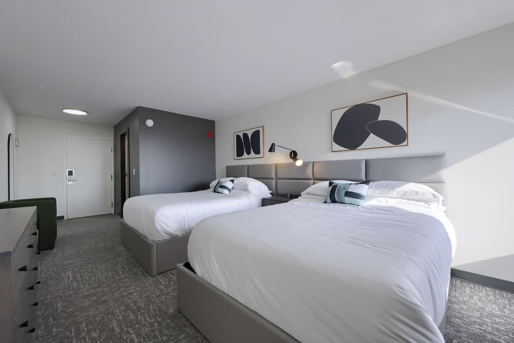 Lititz Pointe Inn and Suites property views in Lititz, PA — gallery photo 3