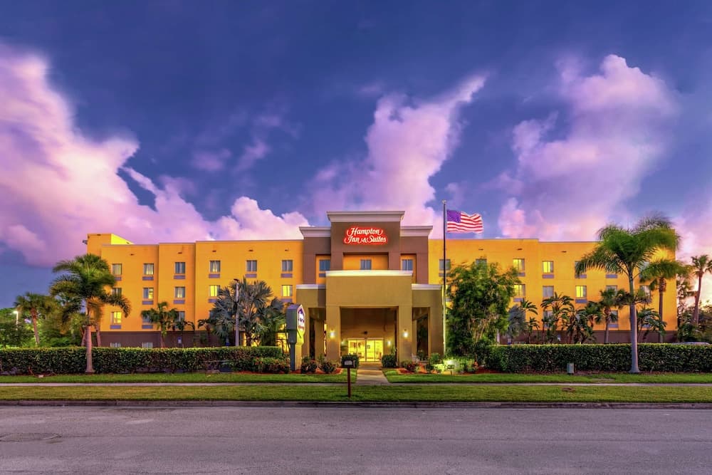 Hampton Inn & Suites Ft. Pierce featured exterior or lobby in Fort Pierce, FL — similar hotel