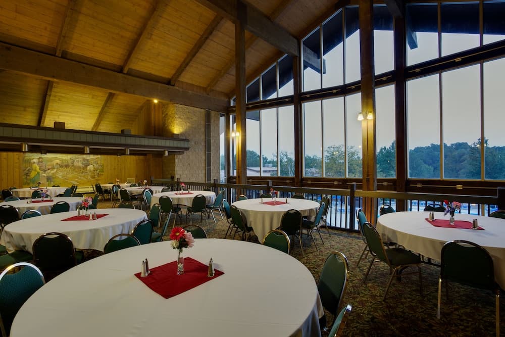 Salt Fork Lodge and Conference Center property views in Cambridge, OH — gallery photo 3