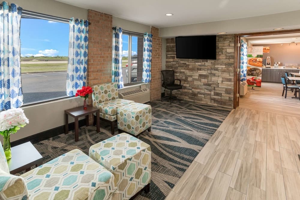 Quality Inn Rochelle interior in Rochelle, IL — gallery photo 2