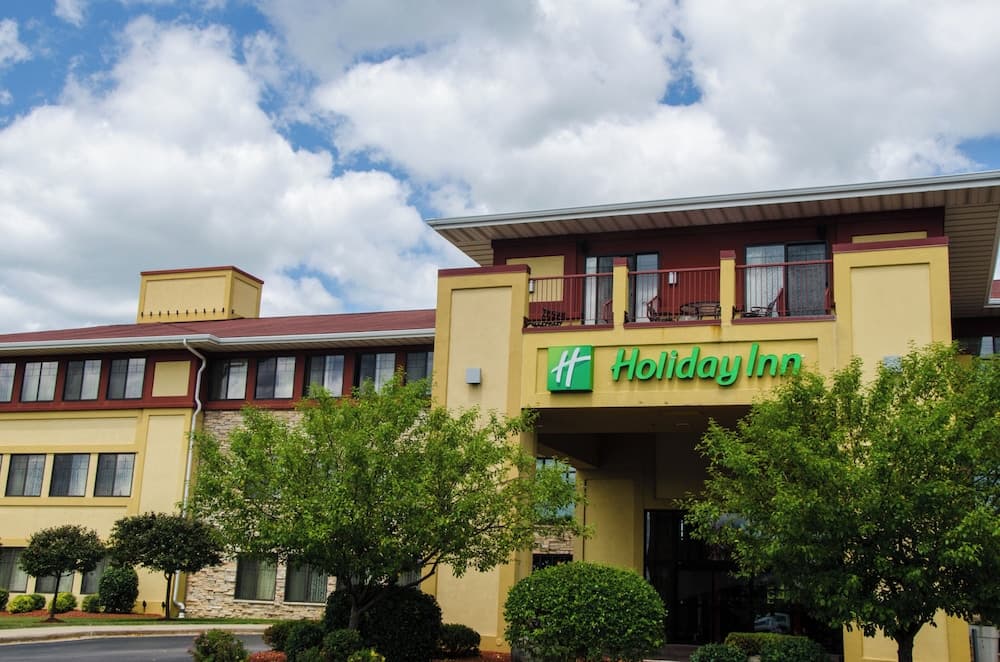 Holiday Inn Pewaukee - Milwaukee West by IHG featured exterior or lobby in Pewaukee — similar hotel