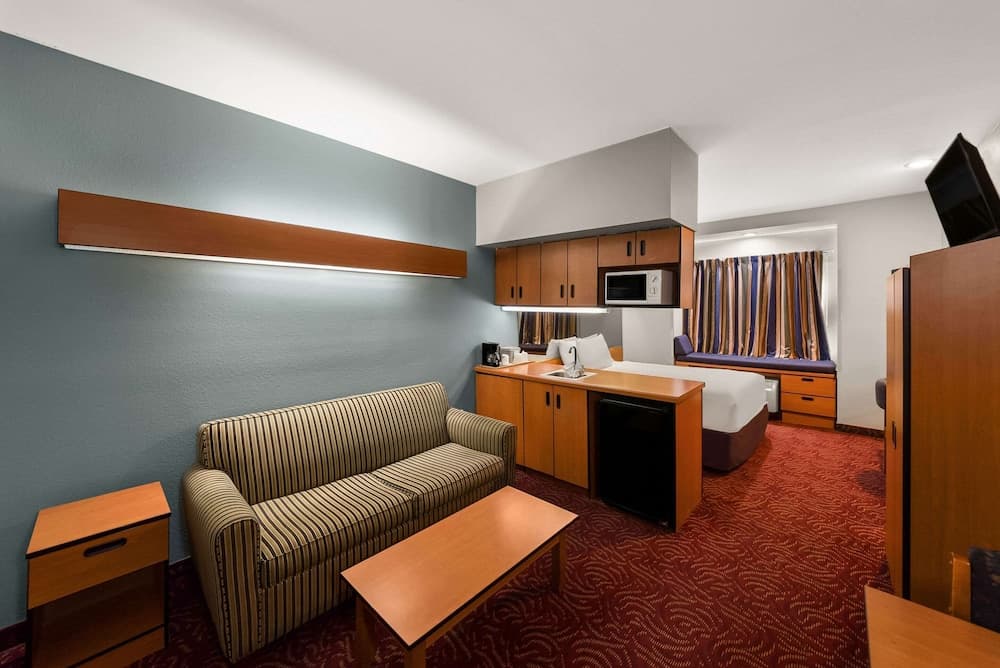 Econo Lodge Inn & Suites Mesquite - Dallas East gallery photo in Mesquite, TX — image 28