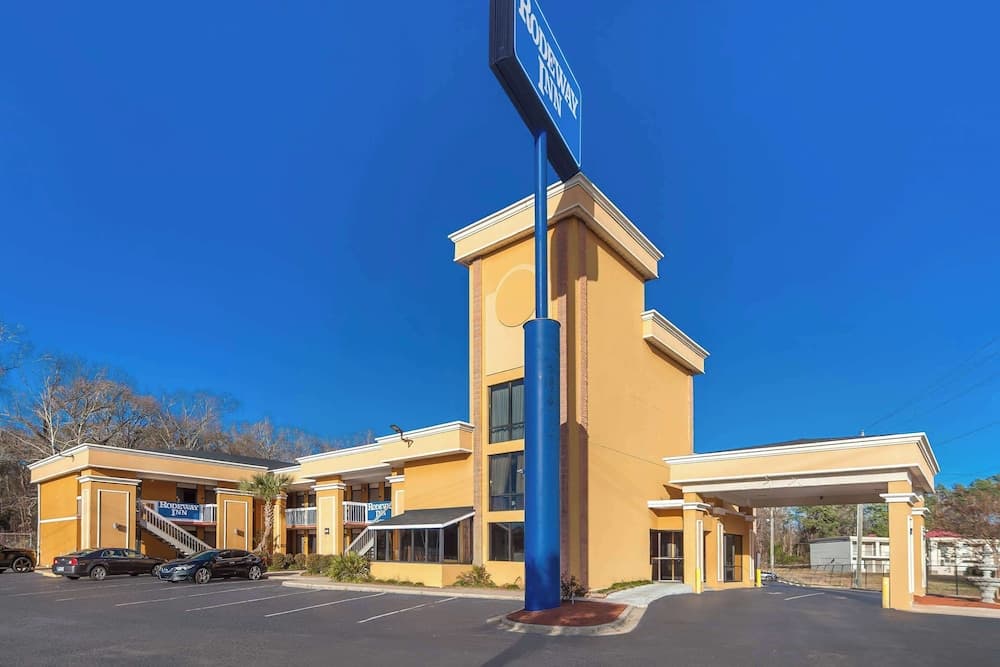 Rodeway Inn Lumberton Central — hotel in Lumberton, North Carolina