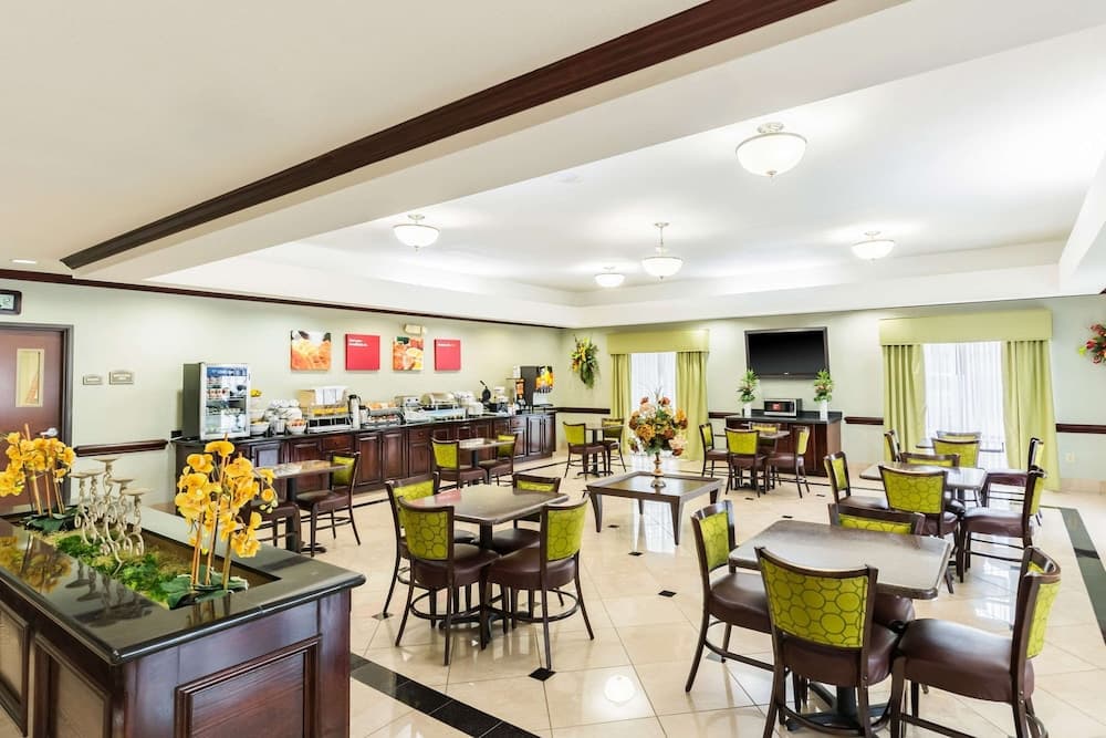 Comfort Suites Beaumont I-10 gallery photo in Beaumont, TX — image 29