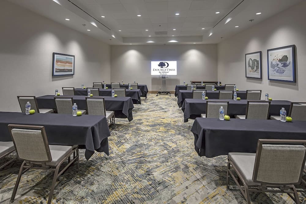DoubleTree by Hilton Hotel Modesto gallery photo in Modesto, CA — image 19