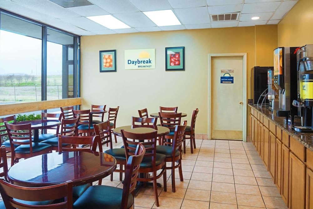 Baymont by Wyndham Lafayette interior in Lafayette, LA — gallery photo 2