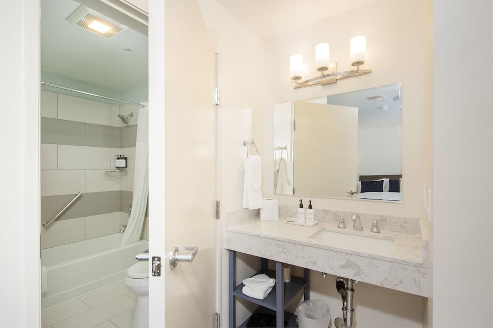 Inn At Moss Landing Point interior in Moss Landing, CA — gallery photo 2