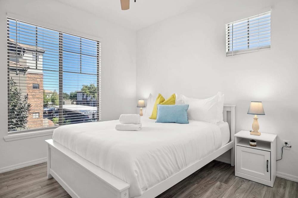 Cozy Suites Glendale property views in Glendale, AZ — gallery photo 3
