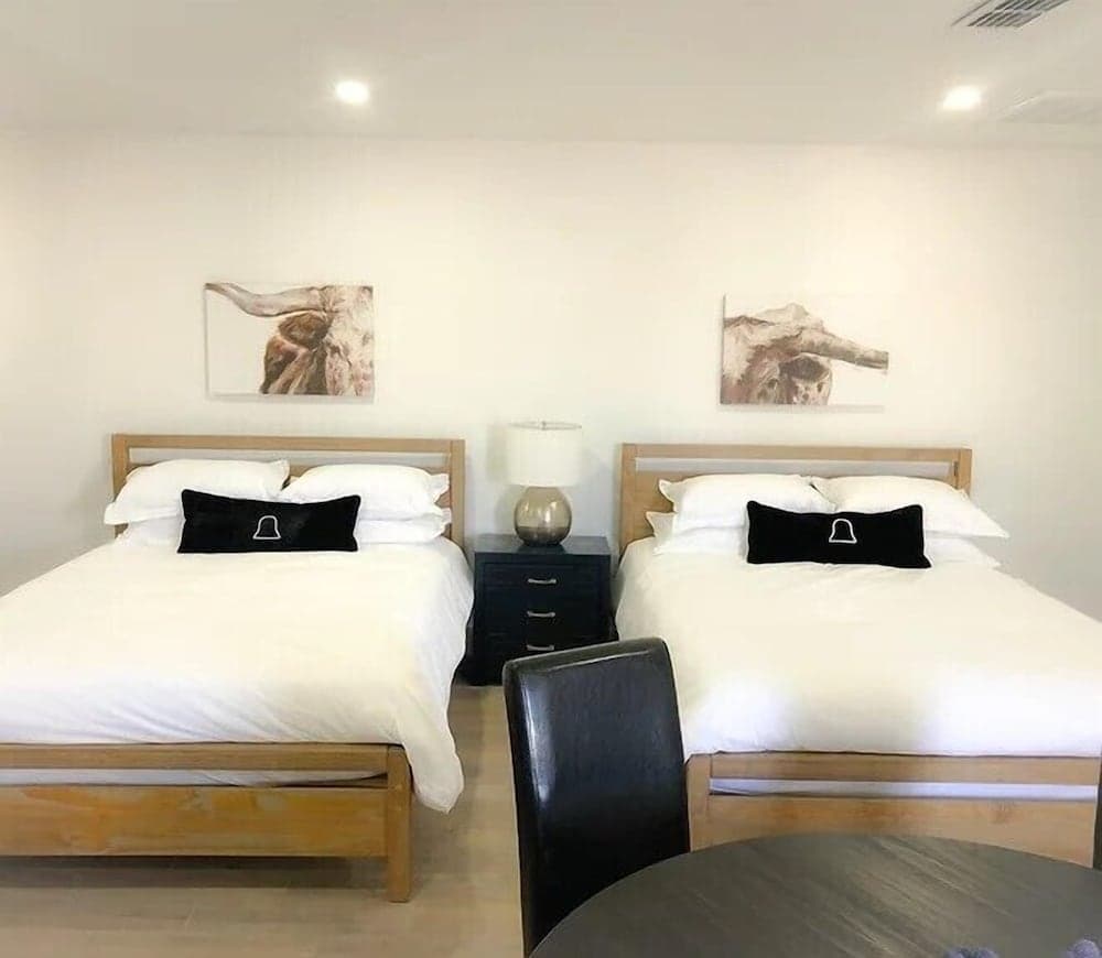 Bell Mare Hotel interior in Breckenridge, TX — gallery photo 2