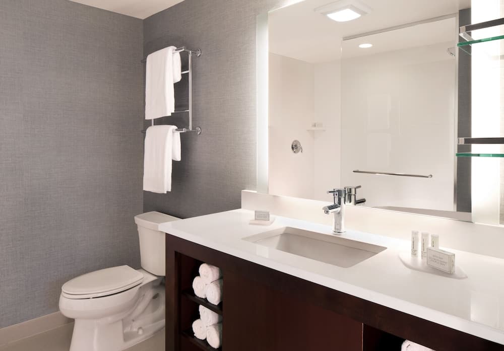 Residence Inn New York The Bronx At Metro Center Atrium gallery photo in Bronx, NY — image 14