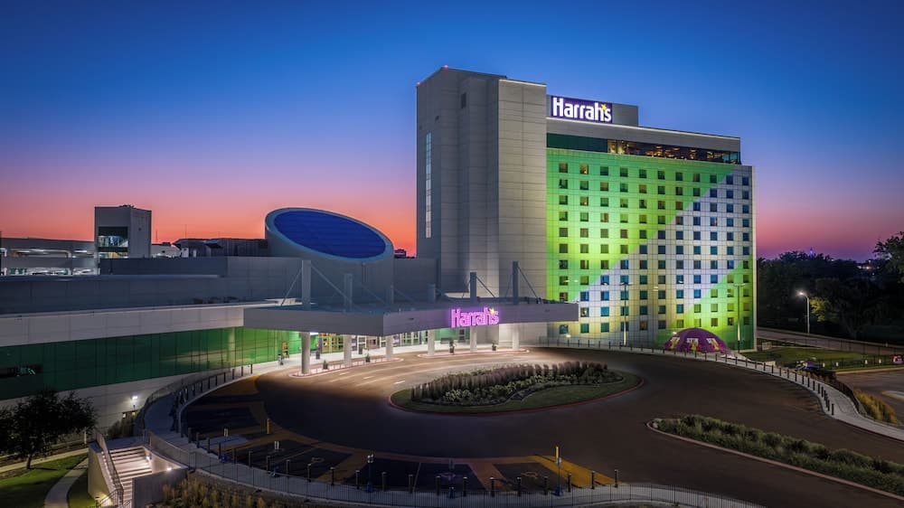Harrah's Council Bluffs – A Caesars Rewards Destination featured exterior or lobby in Council Bluffs, IA — similar hotel