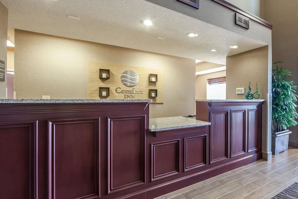 Comfort Inn Lexington South interior in Nicholasville, KY — gallery photo 2