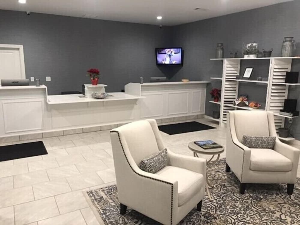 Belamere Swimming Pool Suites gallery photo in Cumming, GA — image 6
