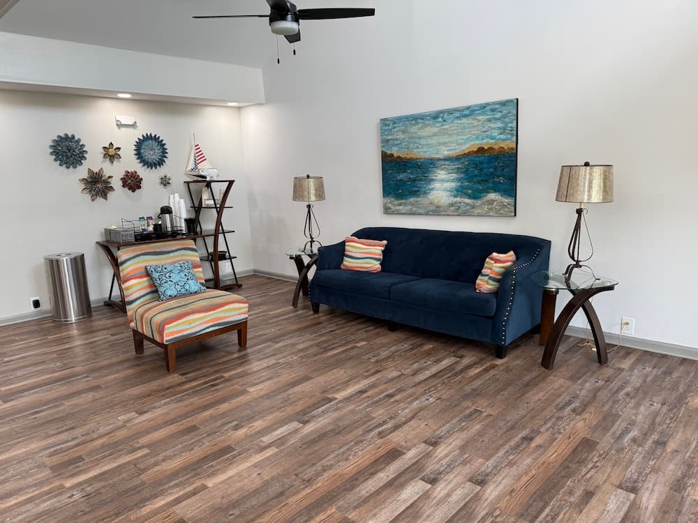 Brentwood Inn & Suites interior in Roanoke Rapids, NC — gallery photo 2