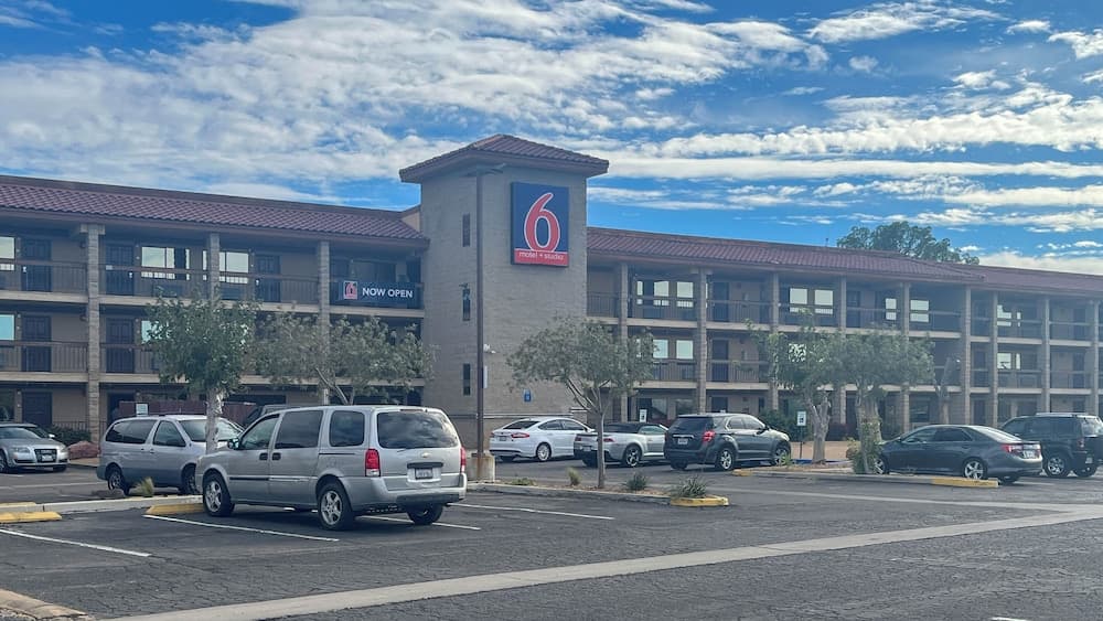 STUDIO 6 Victorville Green Tree Blvd — hotel in Victorville, California