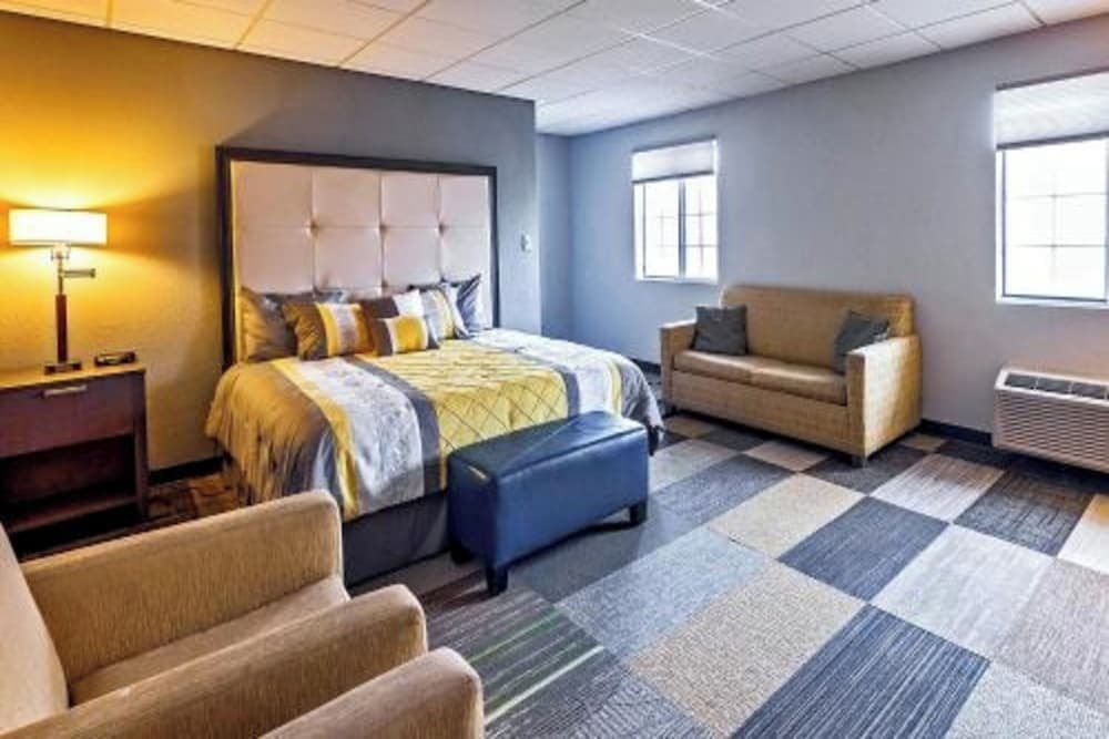 Hotel Inn Fairfield featured exterior or lobby in Fairfield, IA — similar hotel