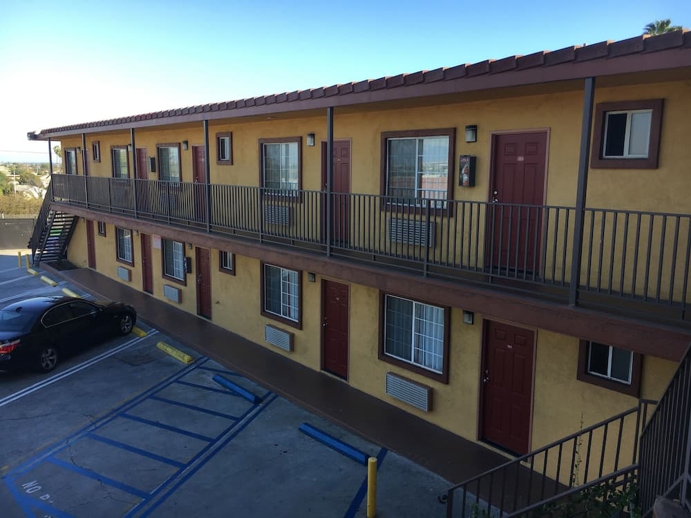 Satellite Motel featured exterior or lobby in Los Angeles, CA — similar hotel