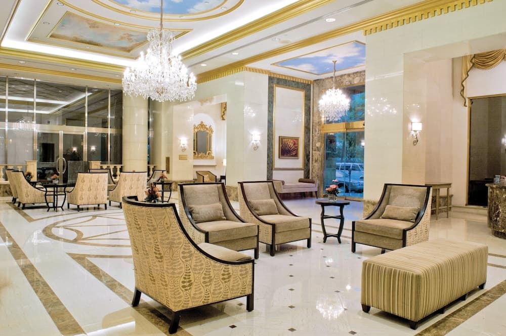 Club Wyndham Royal Garden at Waikiki interior in Honolulu, HI — gallery photo 2