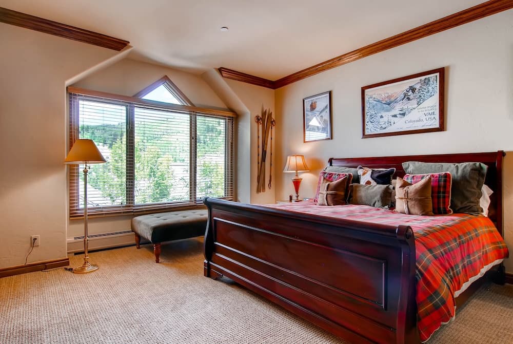 Highlands Area by East West Hospitality interior in Avon, CO — gallery photo 2