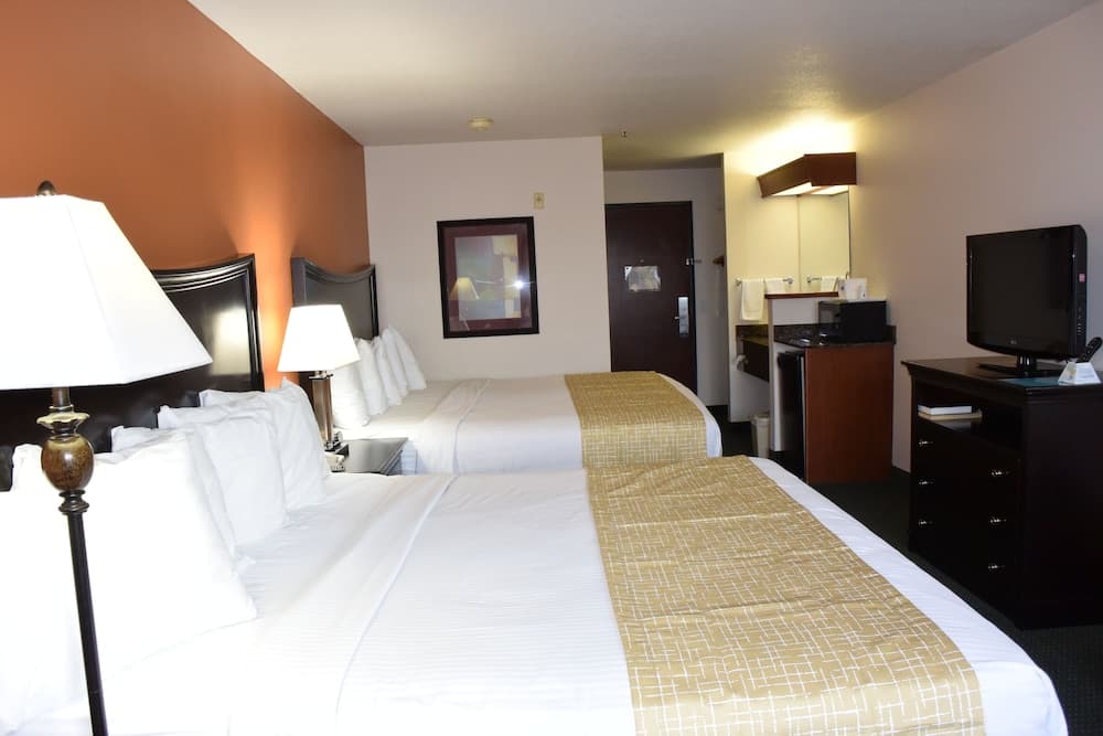 Travelodge Suites by Wyndham Newberg gallery photo in Newberg, OR — image 128