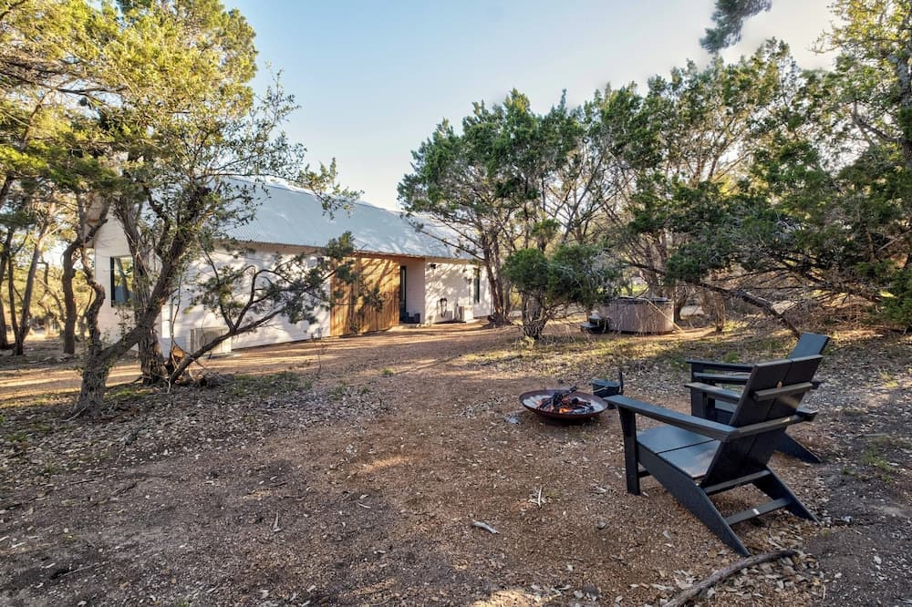 Lucky Arrow Retreat - Dripping Springs gallery photo in Dripping Springs, TX — image 50