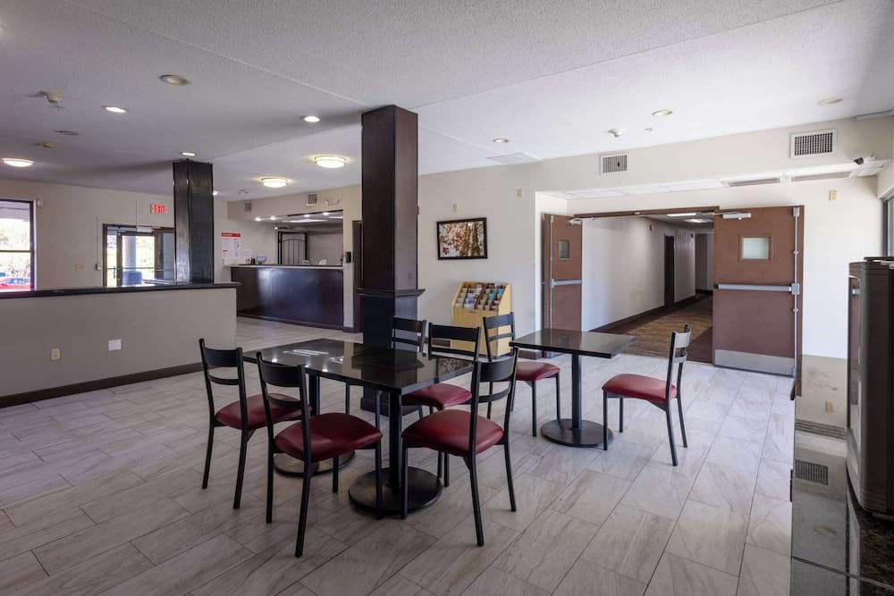 Clarion Pointe property views in High Point, NC — gallery photo 3