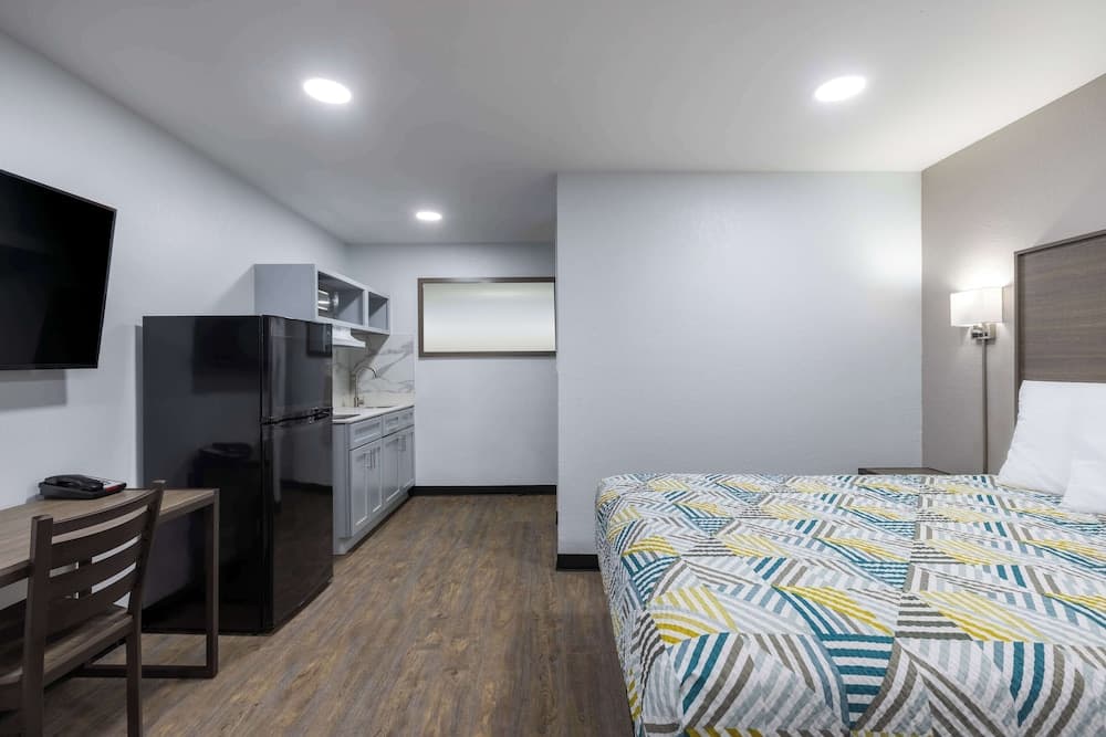Studio 6 Hickory, NC gallery photo in Hickory, NC — image 23
