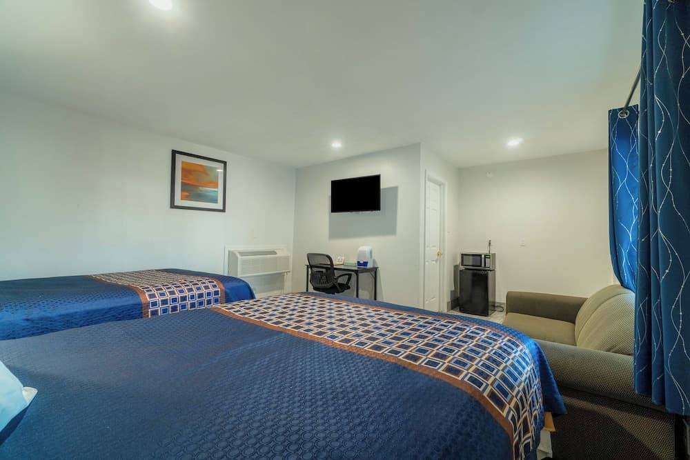 Pelican Inn by Belvilla Aransas Pass, TX interior in Aransas Pass, TX — gallery photo 2