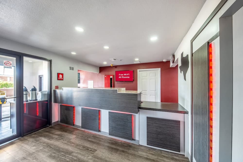 Red Roof Inn Dallas - Mesquite/ Fair Park NE interior in Mesquite, TX — gallery photo 2