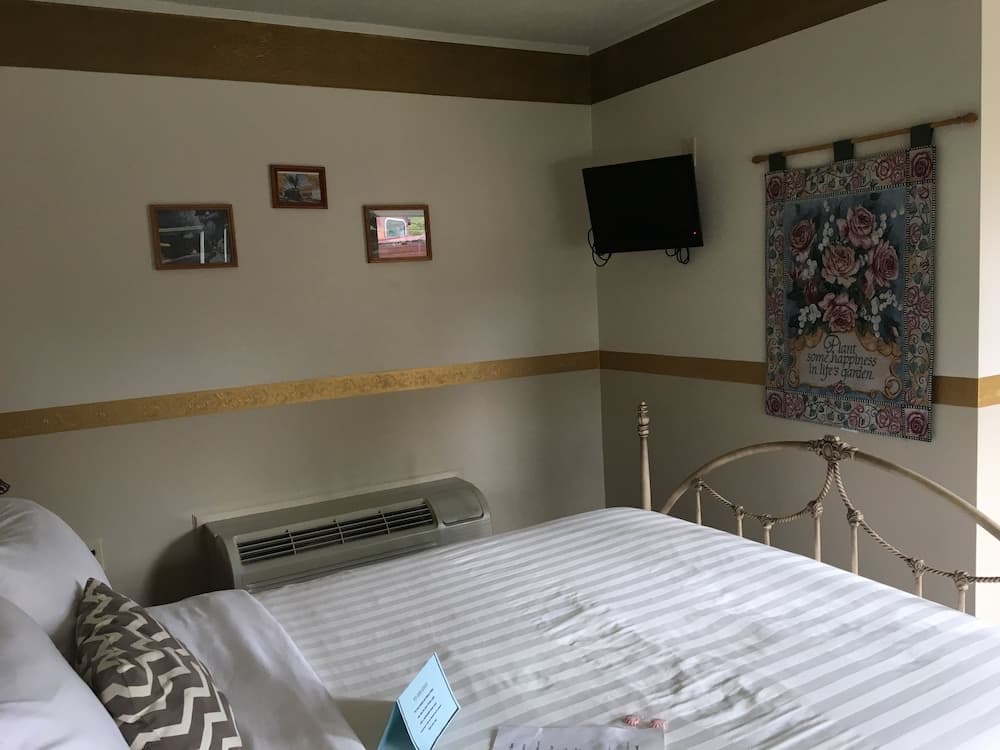 Sugarcreek Village Inn gallery photo in Sugarcreek, OH — image 22
