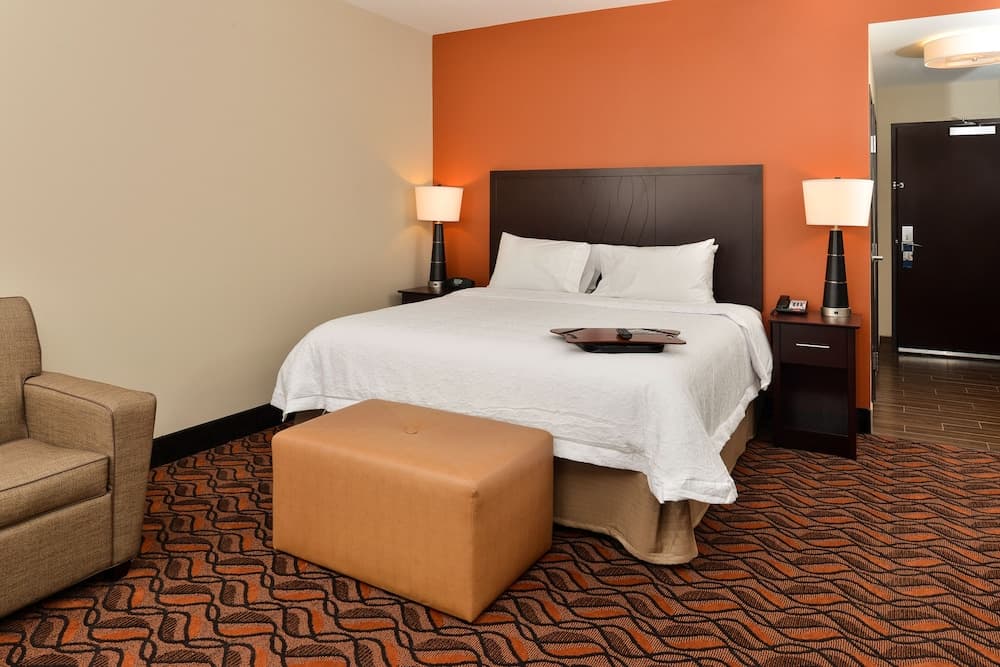 Hampton Inn & Suites Harvey/New Orleans West Bank property views in Harvey, LA — gallery photo 3