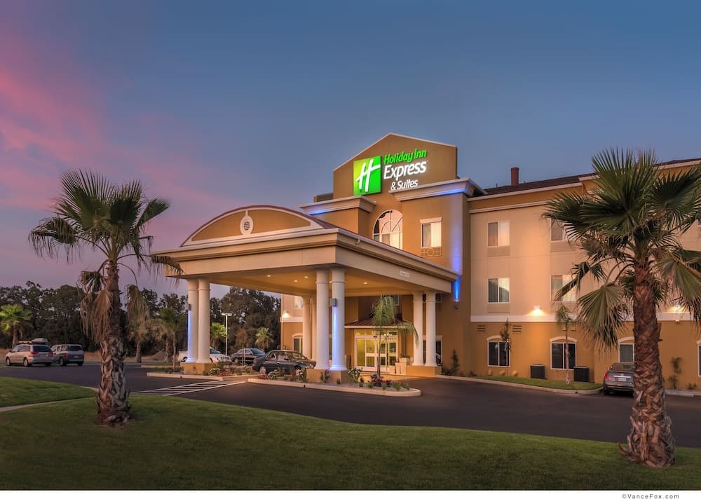 Holiday Inn Express Hotel & Suites Red Bluff-South Redding by IHG featured exterior or lobby in Red Bluff, CA — similar hotel