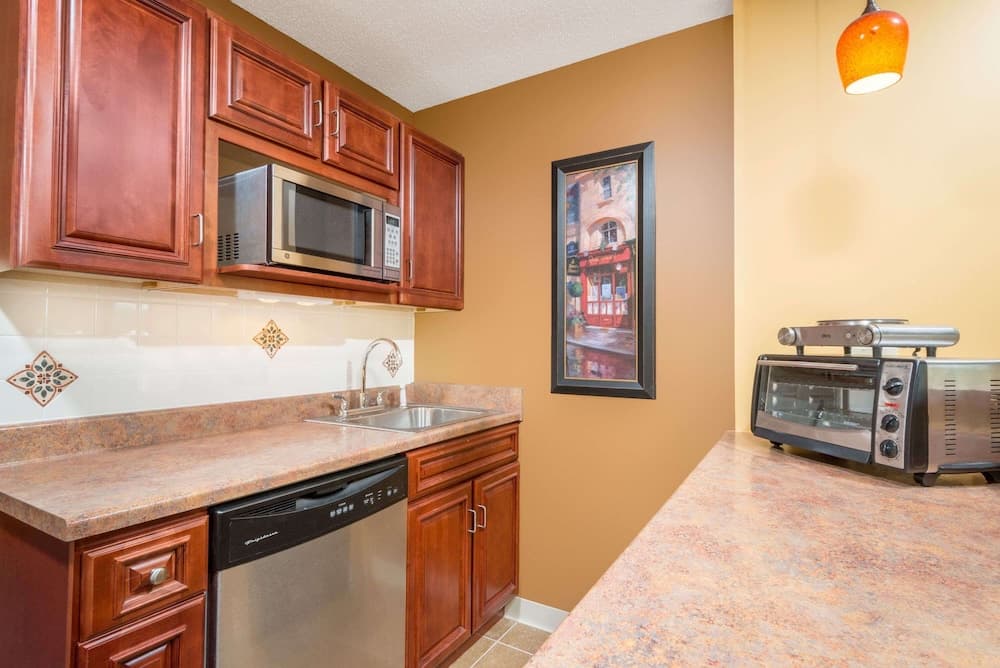 Ramada by Wyndham Catlettsburg Ashland gallery photo in Catlettsburg, KY — image 17