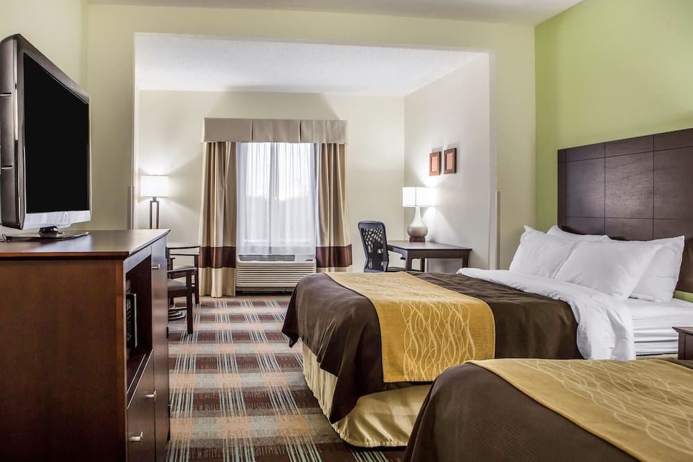 Comfort Inn Lexington South property views in Nicholasville, KY — gallery photo 3