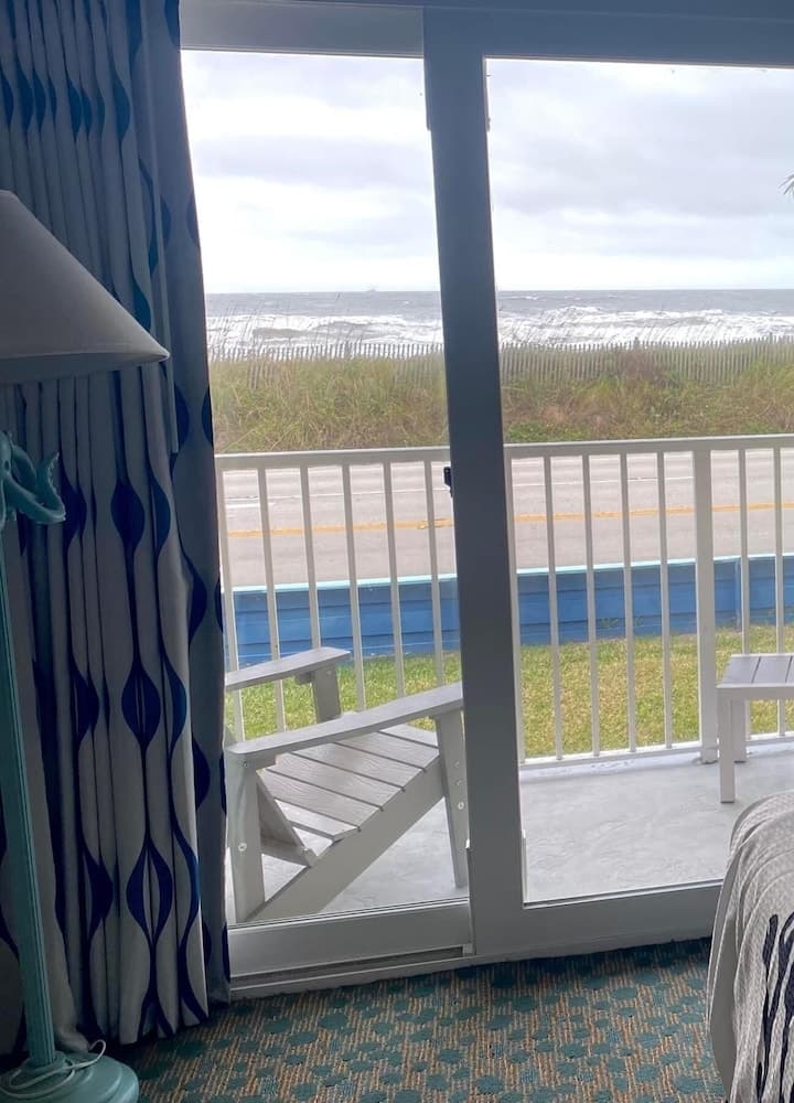 Ocean Sands Beach Boutique Inn - 1 Acre Private Beach interior in St. Augustine, FL — gallery photo 2