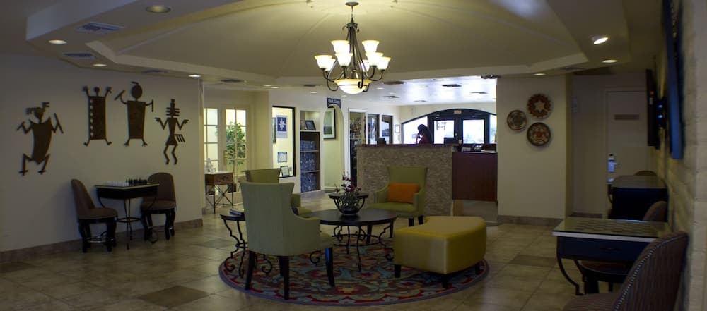 Getaways at Scottsdale Camelback interior in Scottsdale, AZ — gallery photo 2