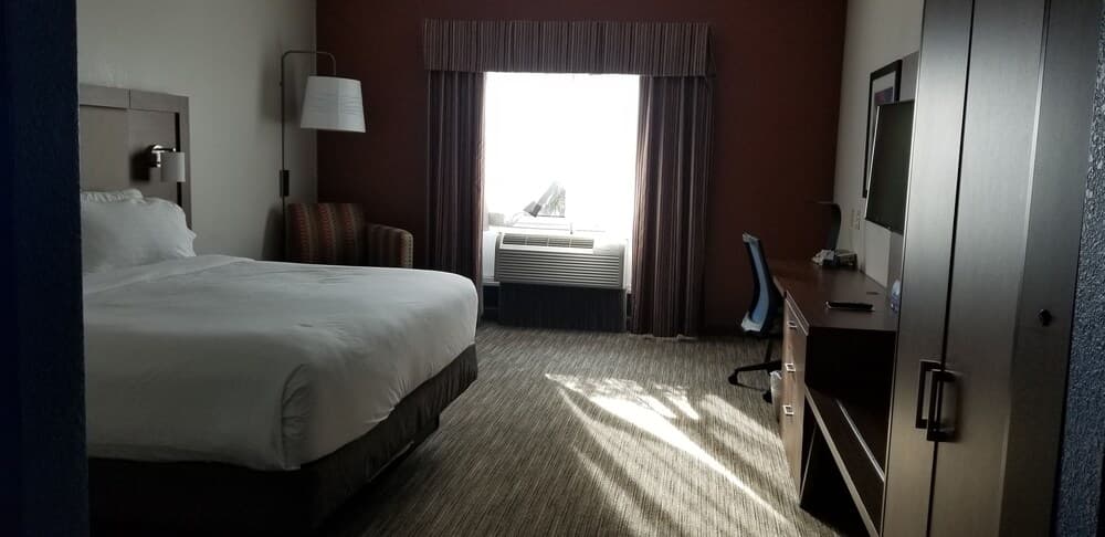 Holiday Inn Express Hotel & Suites Hillview by IHG property views in Louisville, KY — gallery photo 3