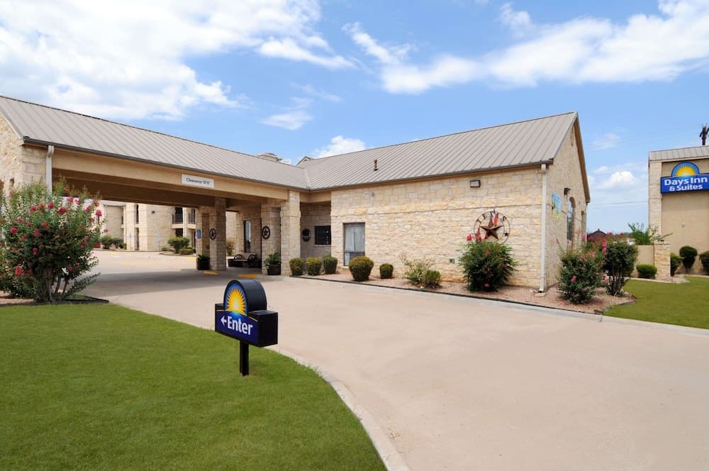 Days Inn & Suites by Wyndham Llano featured exterior or lobby in Llano, TX — similar hotel