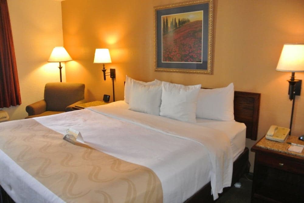 Quality Inn and Suites property views in Springfield, MO — gallery photo 3