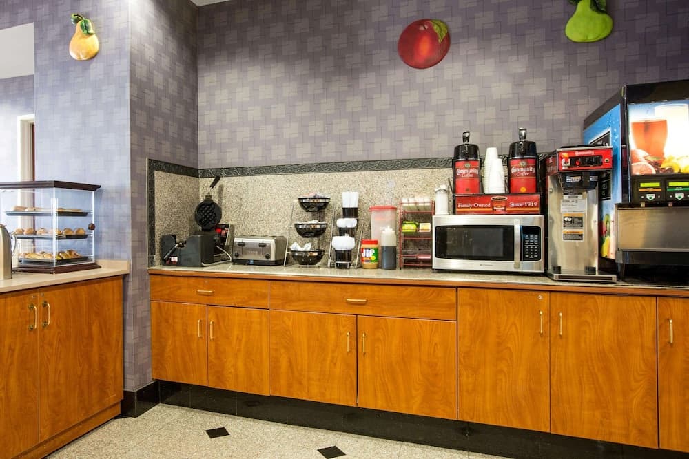 Microtel Inn & Suites by Wyndham Garland/Dallas gallery photo in Garland, TX — image 6