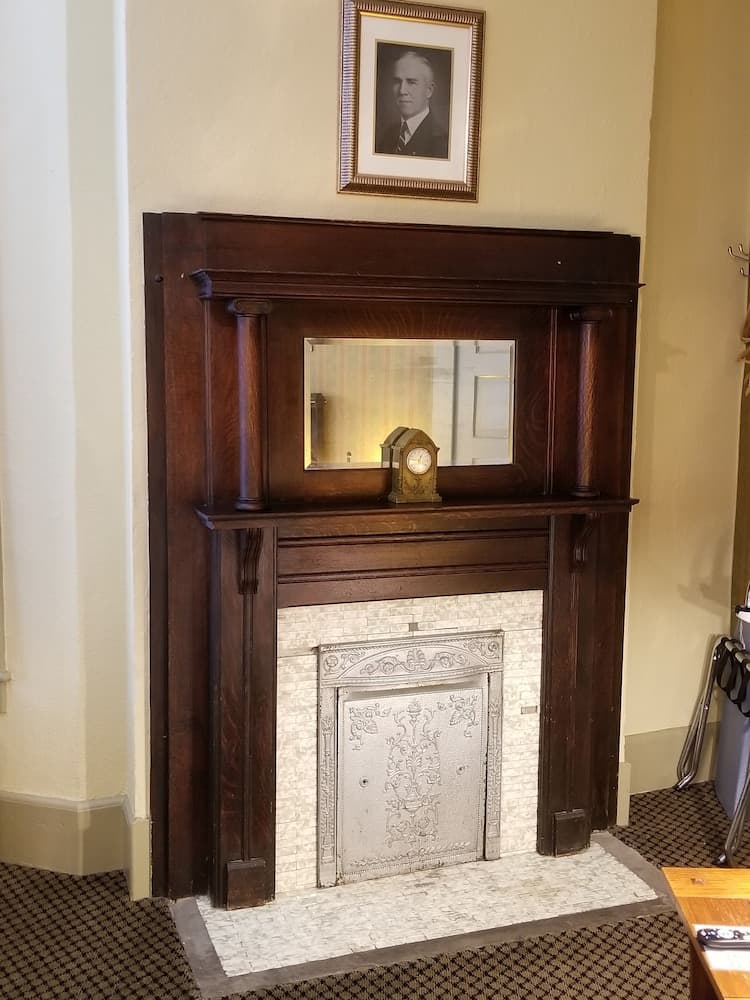 Basin Park Hotel and Spa interior in Eureka Springs, AR — gallery photo 2