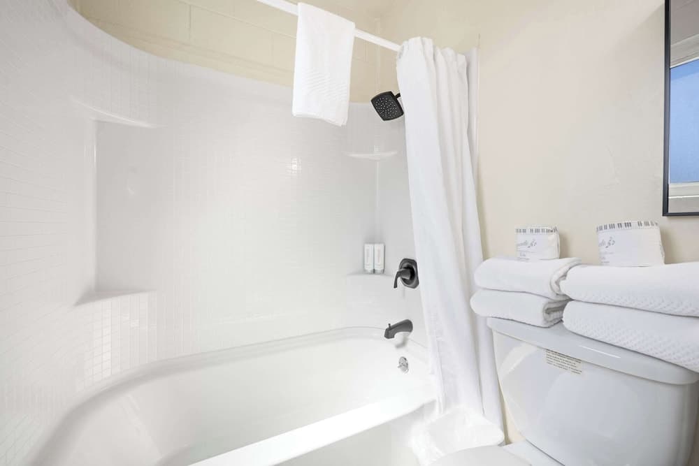 Econo Lodge Inn & Suites Heavenly Village Area property views in South Lake Tahoe, CA — gallery photo 3