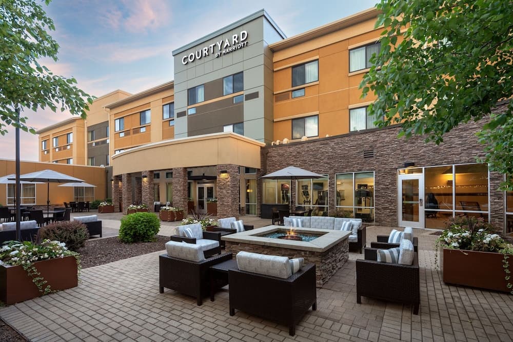 Courtyard Mankato Marriott featured exterior or lobby in Mankato, MN — similar hotel