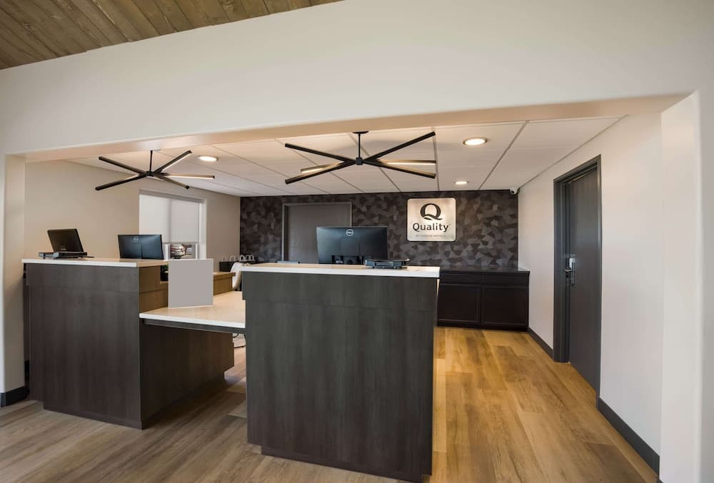Quality Inn & Suites Castle Rock/SW Denver interior in Castle Rock, CO — gallery photo 2
