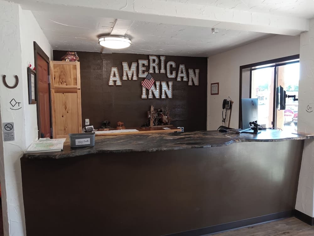 American Inn interior in Murdo, SD — gallery photo 2