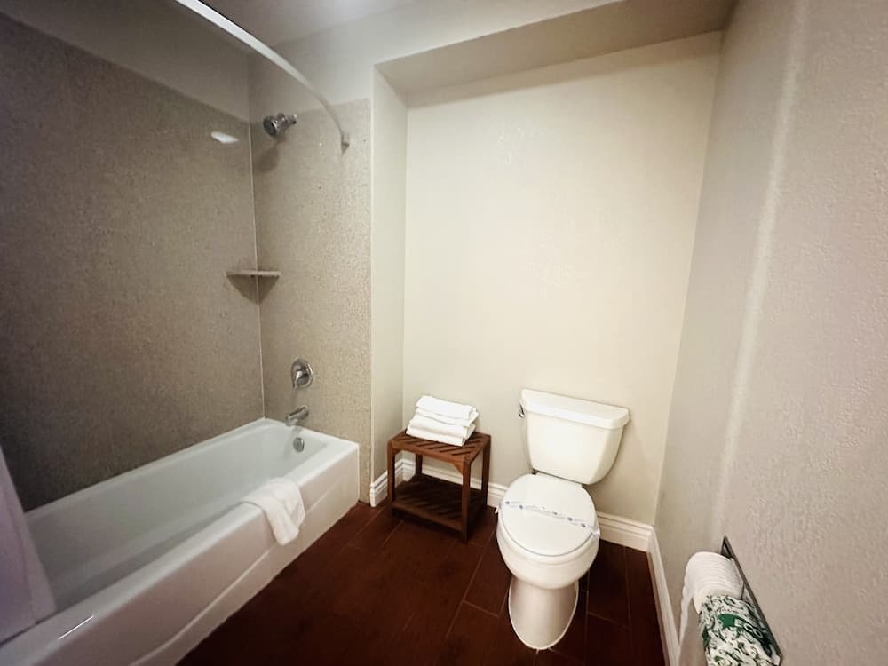 Casa Blanca Hotel - Orange gallery photo in Orange, CA — image 30
