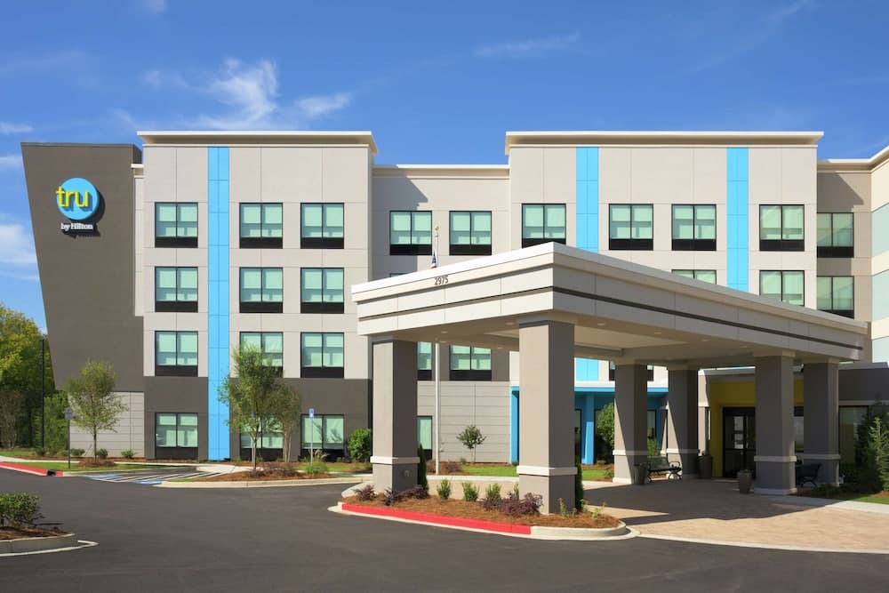 Tru By Hilton Atlanta NW Kennesaw featured exterior or lobby in Kennesaw, GA — similar hotel