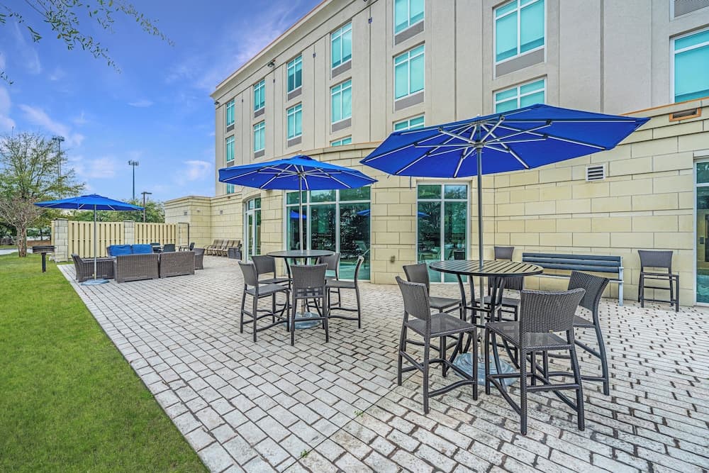 Holiday Inn Express & Suites Charleston Arpt-Conv Ctr Area gallery photo in North Charleston, SC — image 19