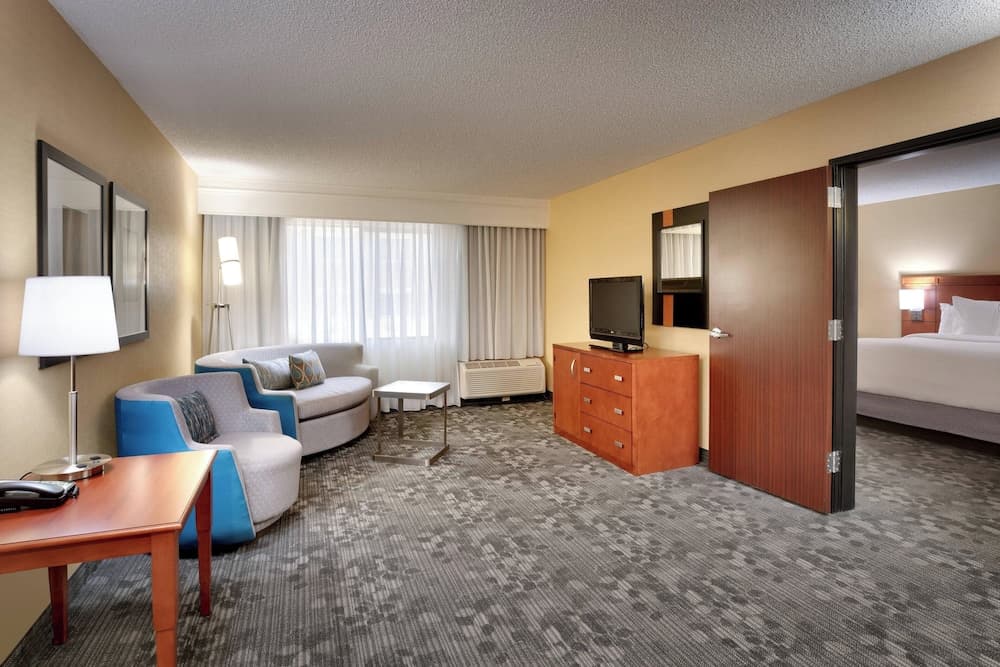 Courtyard by Marriott Sandy interior in Sandy, UT — gallery photo 2