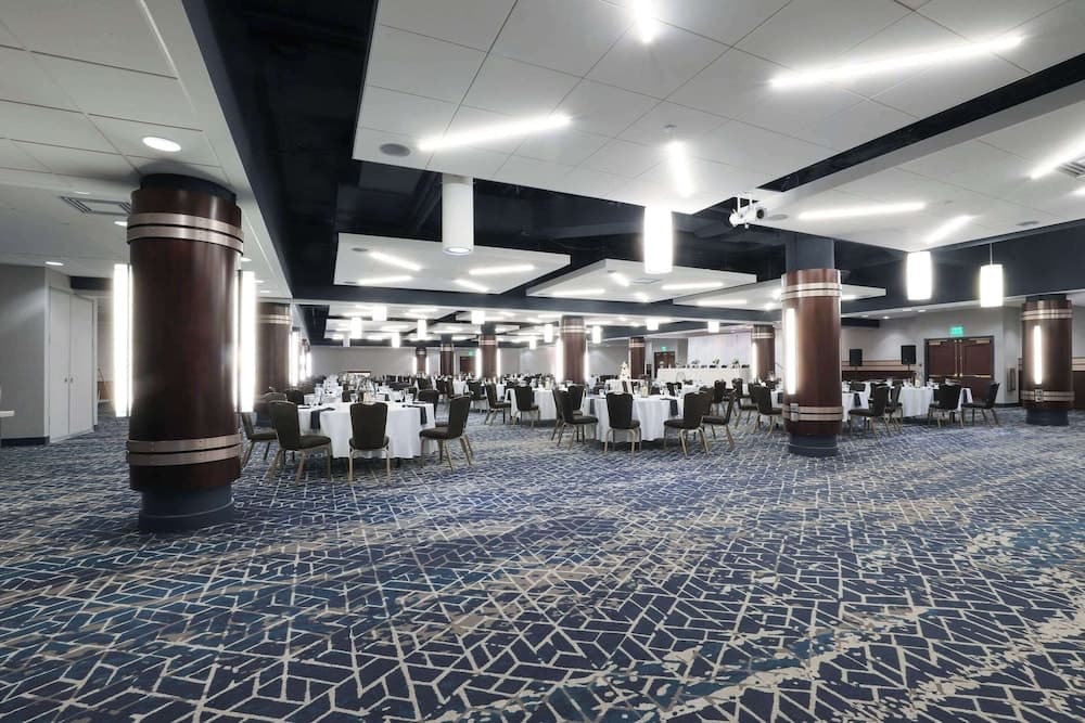 Radisson Plaza Hotel at Kalamazoo Center gallery photo in Kalamazoo, MI — image 74